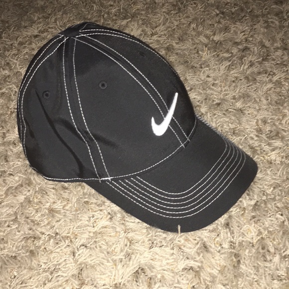Nike Other - Black Nike golf hat